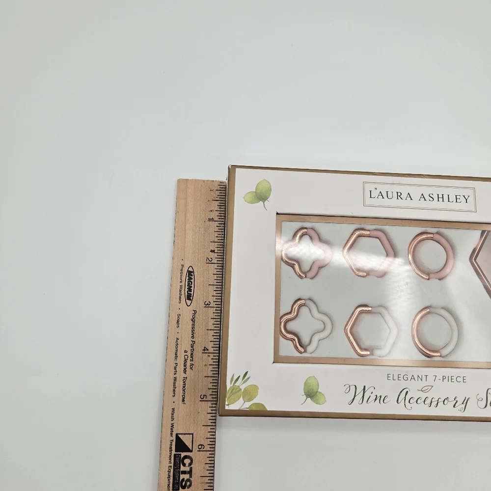 NEW Laura Ashley Rose Gold Elegant 7 Piece Wine Accessory Kit
